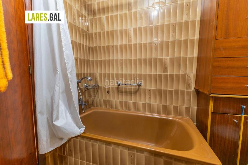 Foto 8b60d778-c195-4406-9b80-b0fa70a710e0. Piso amplísima vivienda en el centro en Cangas pueblo Cangas