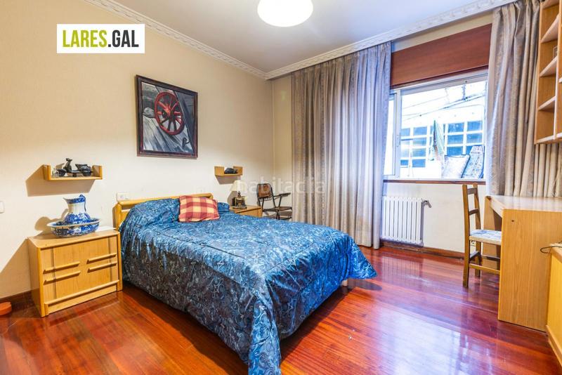 Foto daa69266-5f0d-4203-af17-7a3b52038a09. Piso amplísima vivienda en el centro en Cangas pueblo Cangas