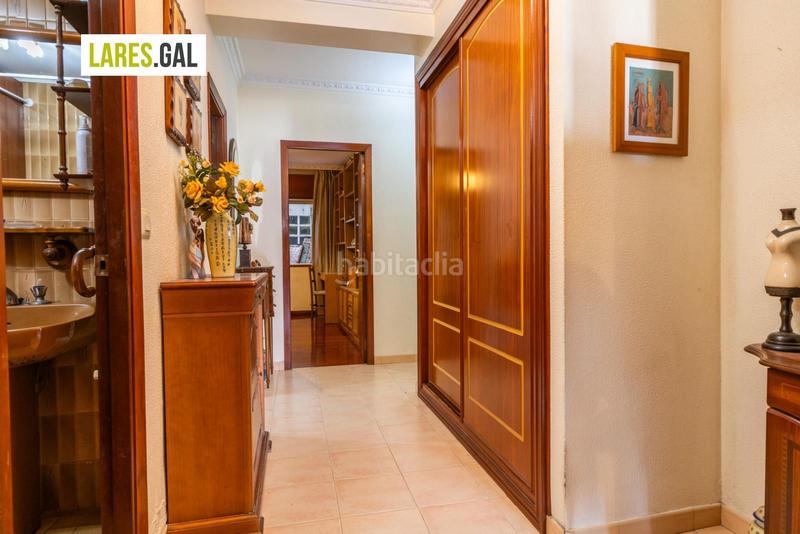 Foto fa093fd7-63d5-4dc2-8b1c-04b117cdb1d1. Piso amplísima vivienda en el centro en Cangas pueblo Cangas