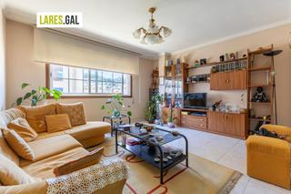 Pis  Avenida de lugo. Vivienda a la venta en el centro de cangas
