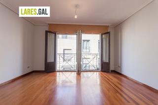 Appartement  Antonio soage jalda. Piso de tres dormitorios y céntrico