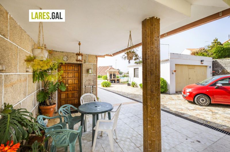 Foto 41a4d478-af37-4179-8b1e-d16c5c003e1d. Casa amb aparcament piscina a Bueu