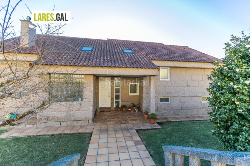 Foto 55732c8c-ec59-402f-bccd-c8d68ca8de81. Chalet casa de piedra en serra poñente con jardín en Cangas