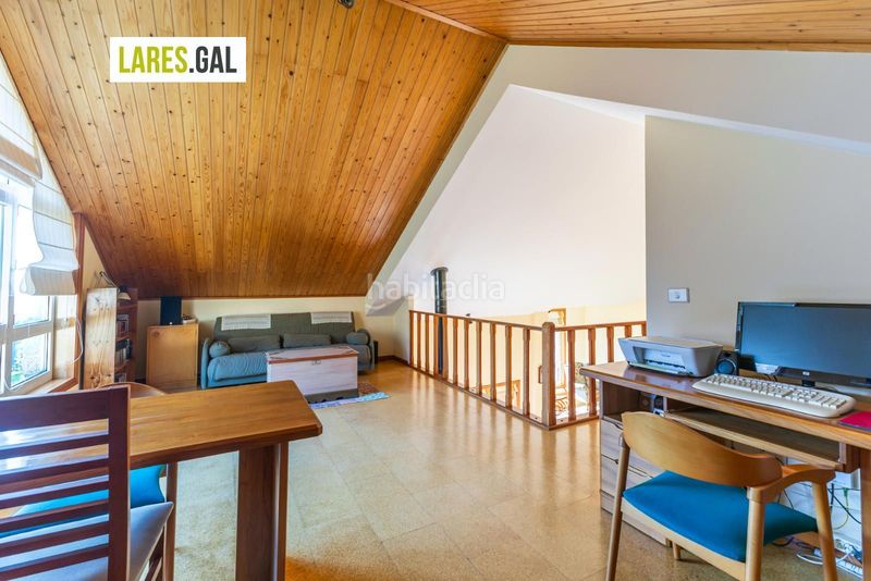 Foto 7aca8f0a-8410-4e3f-a121-b1a3f9f44cd2. Chalet casa de piedra en serra poñente con jardín en Cangas