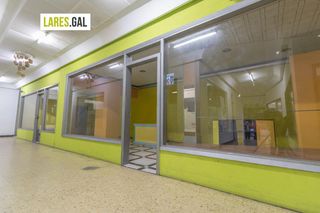 Lloguer Local Comercial  Avenida de marín. Local en las galerías de la avda. de marín