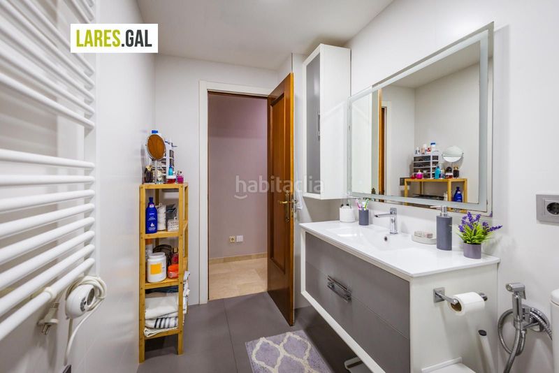 Foto 48fa63ca-7f79-4782-8baf-2f918b4517f3. Piso  de 4 dormitorios con terraza en Coiro Cangas