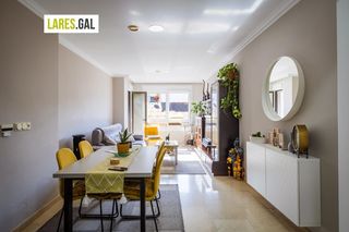 Etagenwohnung  Rúa ferrol. Piso de 4 dormitorios con terraza en cangas
