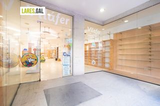 Lloguer Local Comercial  Rúa noria. Amplio local comercial en el centro de cangas