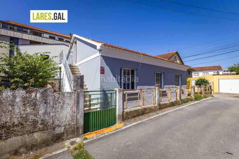 Foto 7fce65ee-95c6-48a1-a1a0-86381db25974. Casa  a la venta en el centro en Coiro Cangas