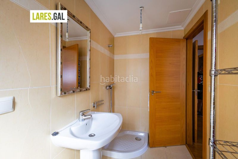 Foto b45b26d6-cbc2-4e70-b492-6202d94be56f. Pis amb calefacció aparcament a Darbo Cangas