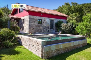 Chalet  Lugar san lourenzo. Estupenda casa a la venta en domaio moaña