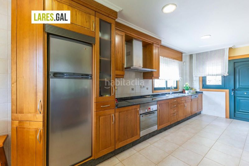 Foto c3248e04-bb7b-4773-a828-65ba18654b6d. Casa amb calefacció aparcament a Darbo Cangas
