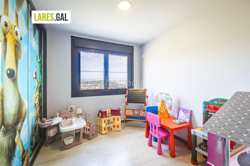 Foto 796a55e9-5af7-4f42-ba57-855e99588a84. Casa amb calefacció aparcament a Darbo Cangas