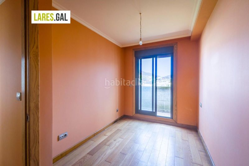 Foto bedd069d-9d98-4319-b387-b2178f4aa838. Àtic amb aparcament a Darbo Cangas