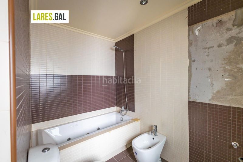Foto ddcbe608-ce31-445e-8676-ac2c0af394a2. Àtic amb aparcament a Darbo Cangas