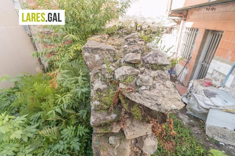 Foto 6d9d88a8-c888-4b4a-ba58-d9f913928cce. Finca rústica terreno con proyecto y licencia en el casco viejo en Cangas