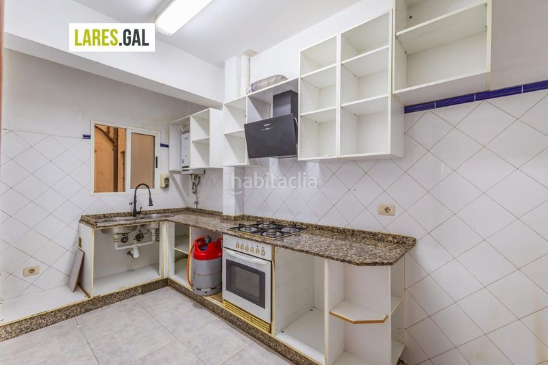 Foto 39adf4b8-929a-416e-860a-83453ba253d7. Piso  a la venta en el centro en Coiro Cangas