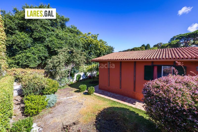 Foto f5bfd07a-1a9e-432c-a65f-c2177f6a5abd. Casa amb aparcament a Darbo Cangas