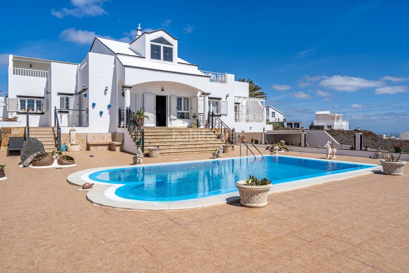 Foto de4f3fb2-f3be-4314-ba5d-e95d6eb5b5cd. Xalet amb aparcament piscina a Tías pueblo Tías