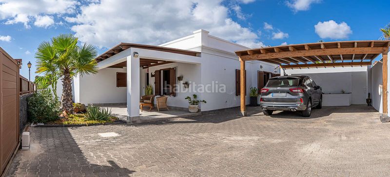 Foto 06c64dab-0e7f-46bf-9392-4a228dcbc027. Xalet amb aparcament piscina a Playa Blanca Yaiza