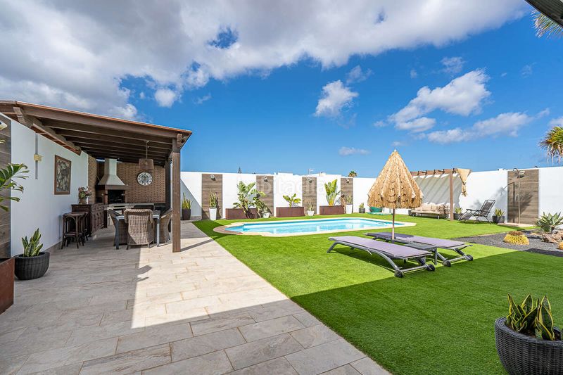 Foto 91251753-2a54-467c-8b58-7e528ccb1627. Xalet amb aparcament piscina a Playa Blanca Yaiza