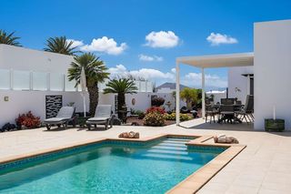 Xalet en La orilla 45. Exclusiva villa de con piscina privada en yaiza