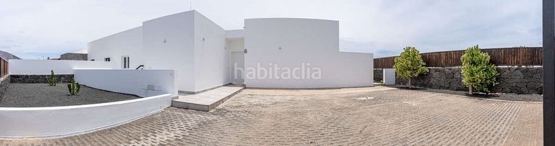 Foto ee539b10-0259-4b47-b218-ab5d4e94ebc7. Xalet amb aparcament piscina a Playa Blanca Yaiza
