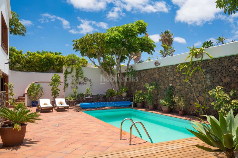 Foto f68a3e31-7ad3-4e0f-b69d-f49e625385a0. Xalet amb aparcament piscina a El Cable Arrecife