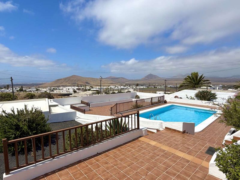 Foto ed727972-8dd1-4aac-a5e1-42d489637506. Xalet amb aparcament a Nazaret Teguise