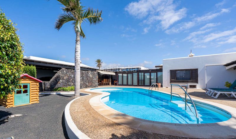 Foto a7fa9895-bf8b-4627-806e-277ff34b95ab. Xalet amb aparcament piscina a El Cable Arrecife