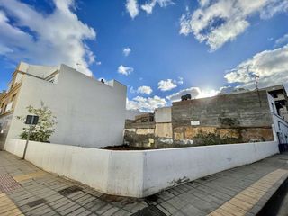 Finca rústica a Centro - La Vega Alta. Oportunidad de inversión solar urbano 290 m en pleno centro de a