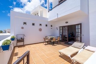 Dúplex a De las islas canarias 9. Exclusivo dúplex con vistas al mar junto al pueblo marinero y la