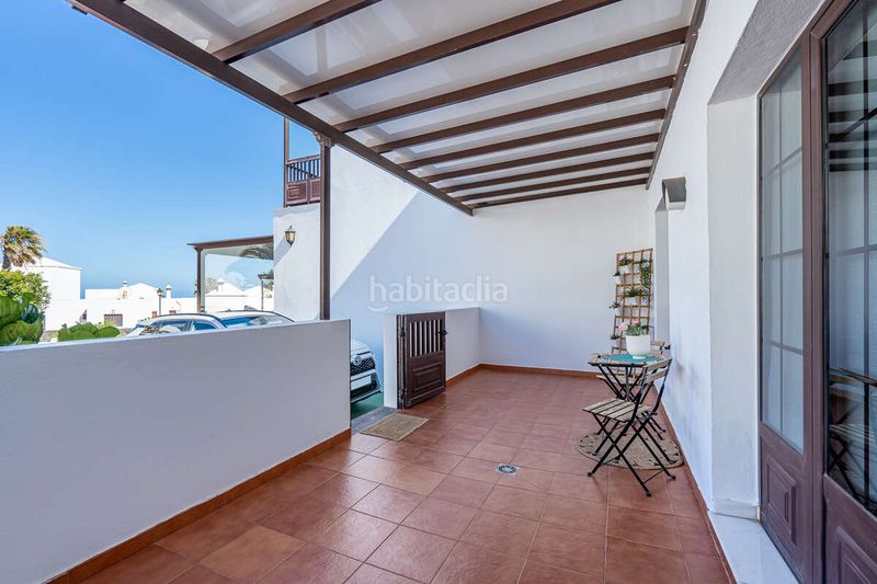 Foto d3e191d3-5a6b-4ee1-ad68-7702e07f6c4f. Duplex con parcheggio piscina in costa Teguise Teguise