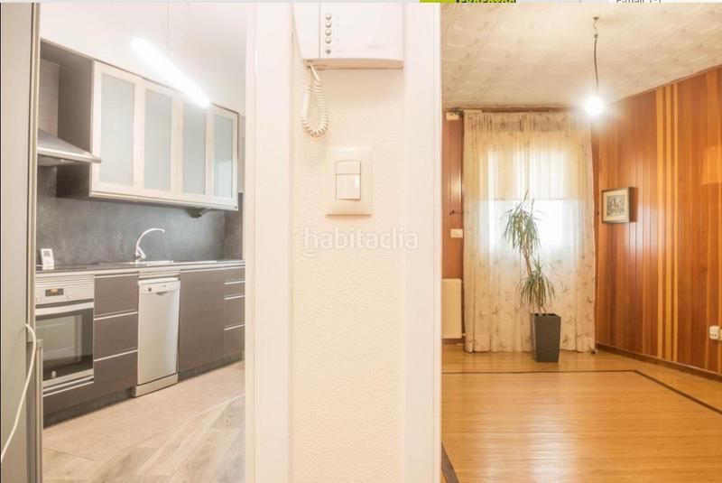 Foto 0a4f934f-f43e-4d6e-af21-9d5ee68995b4. House with parking in Cambre