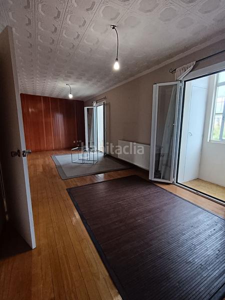 Foto 17f92625-7d2a-41cb-bce3-73f577905836. House with parking in Cambre