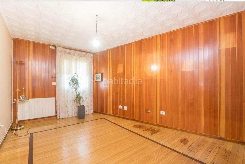 Foto 3f8ed89a-5ae5-443f-ac17-f5c2e866055a. Maison avec parking dans Cambre