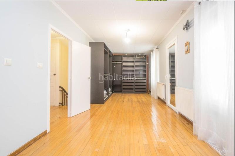 Foto e616dfd3-8193-4272-b818-e1ef913b1fbd. Maison avec parking dans Cambre