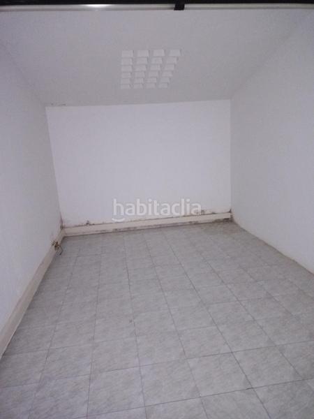 Foto c5880f1b-05a9-4bb7-81a1-f06483764fa1. Locale commerciale in Falperra - Santa Lucía Coruña (A)