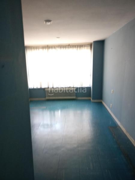 Foto f379e5fe-b903-4448-b7eb-dfd7788c96cf. Alquiler local comercial  en juan florez en Coruña (A)