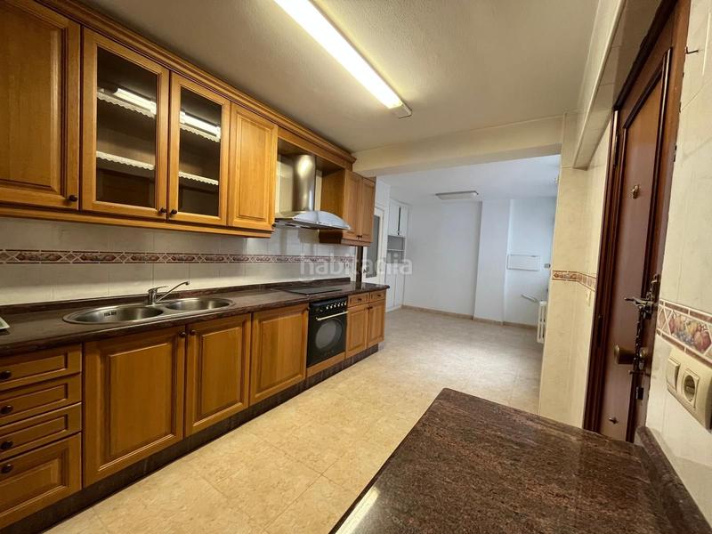 Foto 4d81a4a4-6a78-4011-abc5-4b8ff2539988. Appartamento con parcheggio in Ensanche Coruña (A)