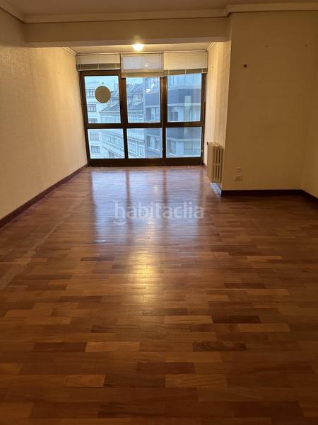 Foto af4042be-82a9-4eab-bd04-dfc1a4bc1dfa. Appartamento con parcheggio in Ensanche Coruña (A)