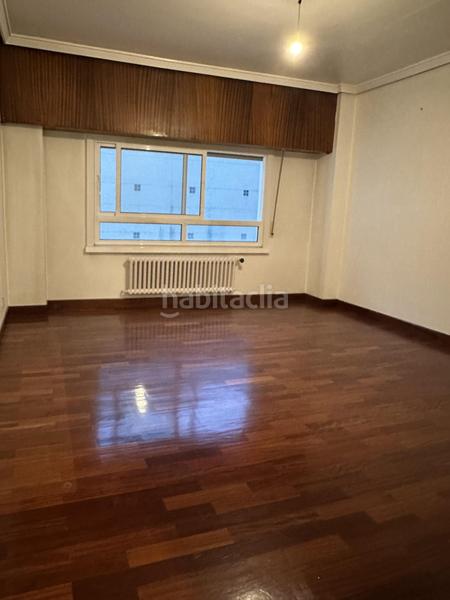 Foto cc86fbf4-fbaa-45a0-a939-a3226f366a40. Piso en Ensanche Coruña (A)