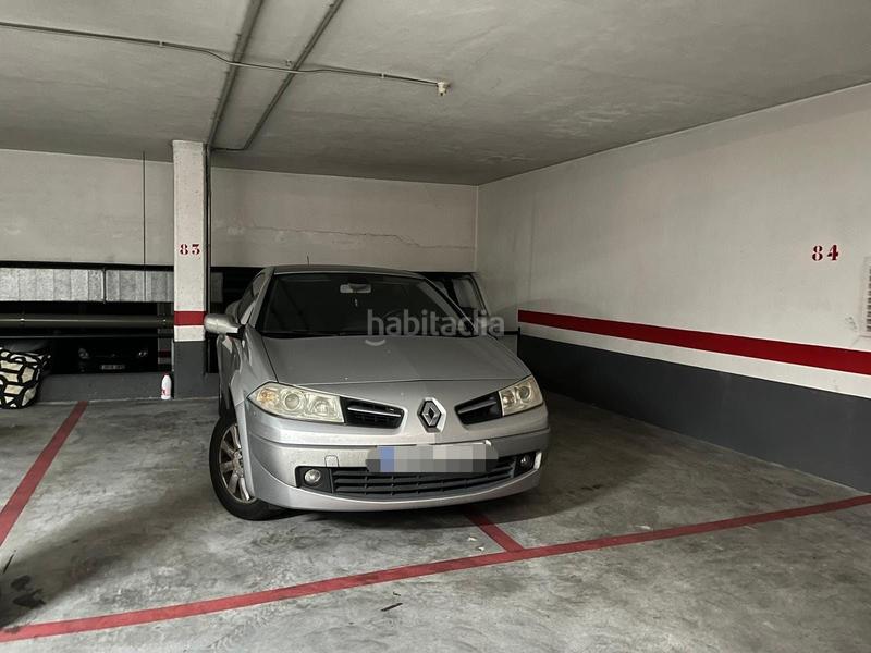 Foto 0a4855d2-5ef4-464a-886a-d117bd18f4fc. Car parking in Perillo Oleiros