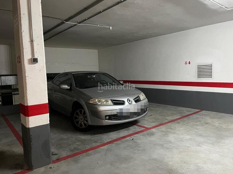 Foto 76f02cc6-cde2-4a08-9c02-ec96a7a3a1fa. Car parking in Perillo Oleiros