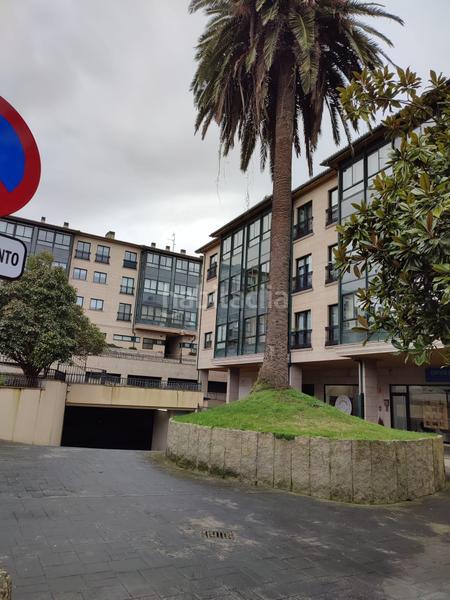 Foto ef10648f-ad82-4a07-9084-e2eaba3001b7. Car parking in Perillo Oleiros