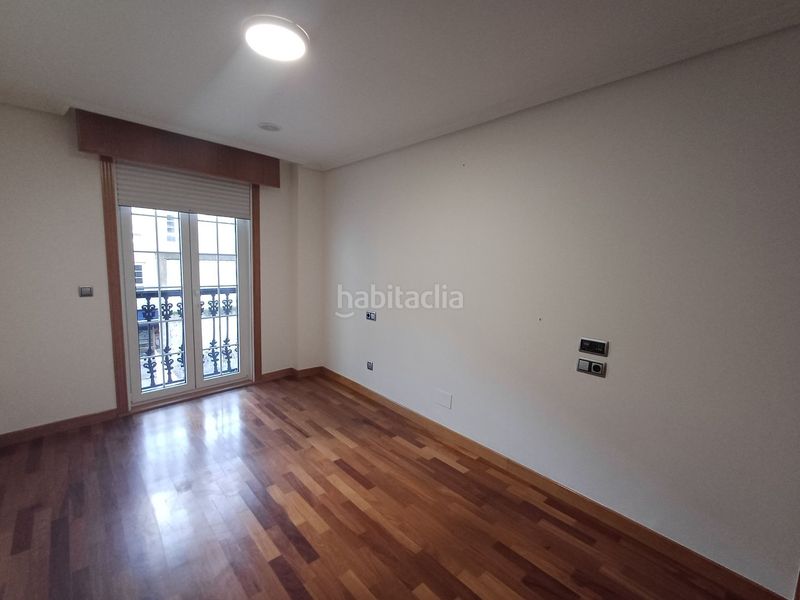 Foto 0af981e1-c58f-41a0-845c-9c28be3f664c. Pis amb calefacció a Ciudad Vieja Coruña (A)