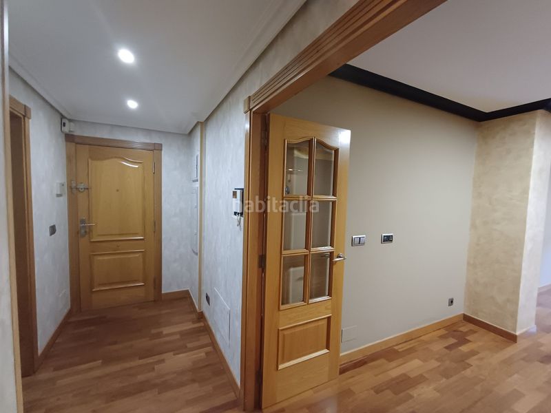 Foto 36ccfc4b-03b5-4263-8905-56a8d20ca1fc. Pis amb calefacció a Ciudad Vieja Coruña (A)