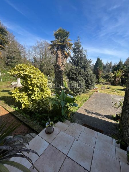 Foto 1822eebd-50bf-43de-8028-4190068e6287. Casa amb piscina a Bergondo