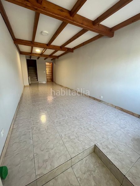 Foto 76544a6b-e5ac-45bd-8eb4-d9ebee6dd6d5. Casa amb calefacció a Mesoiro Coruña (A)
