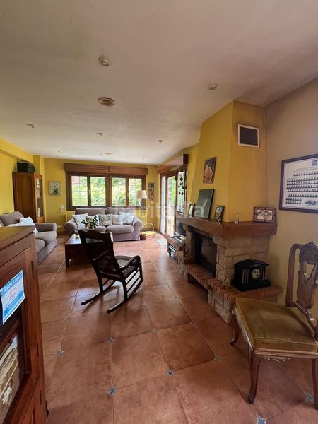 Foto ca8118f1-0297-4252-b9a9-3a6b7a46f8a6. Casa amb calefacció a Inás Oleiros